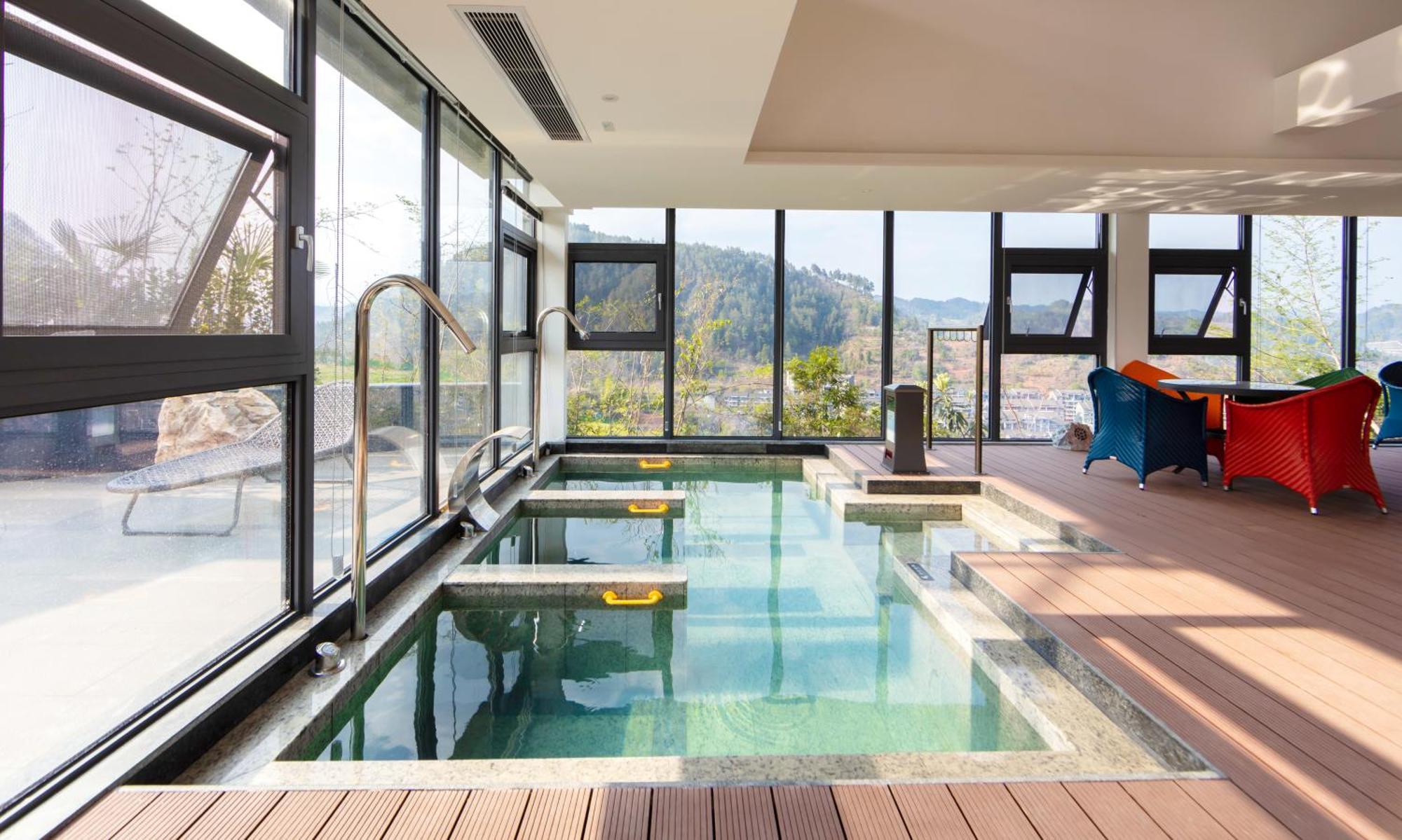 Wyndham Grand Plaza Royale Hot Springs Fenghuang Ξενοδοχείο Εξωτερικό φωτογραφία