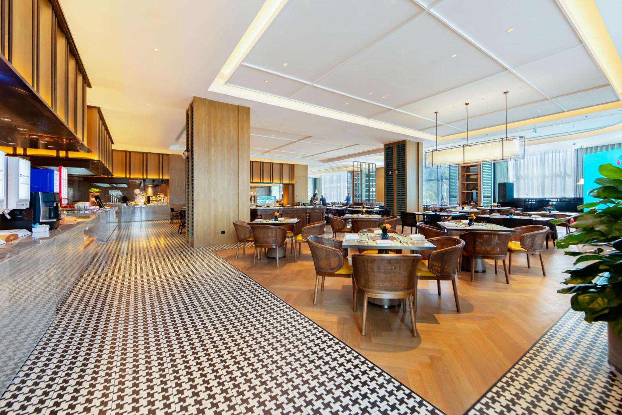 Wyndham Grand Plaza Royale Hot Springs Fenghuang Ξενοδοχείο Εξωτερικό φωτογραφία