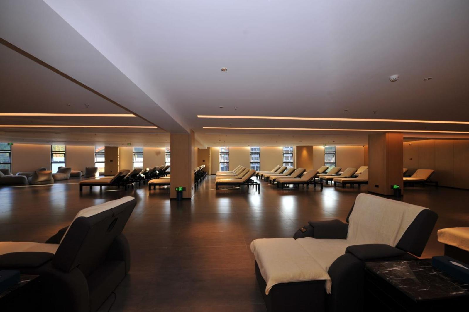 Wyndham Grand Plaza Royale Hot Springs Fenghuang Ξενοδοχείο Εξωτερικό φωτογραφία