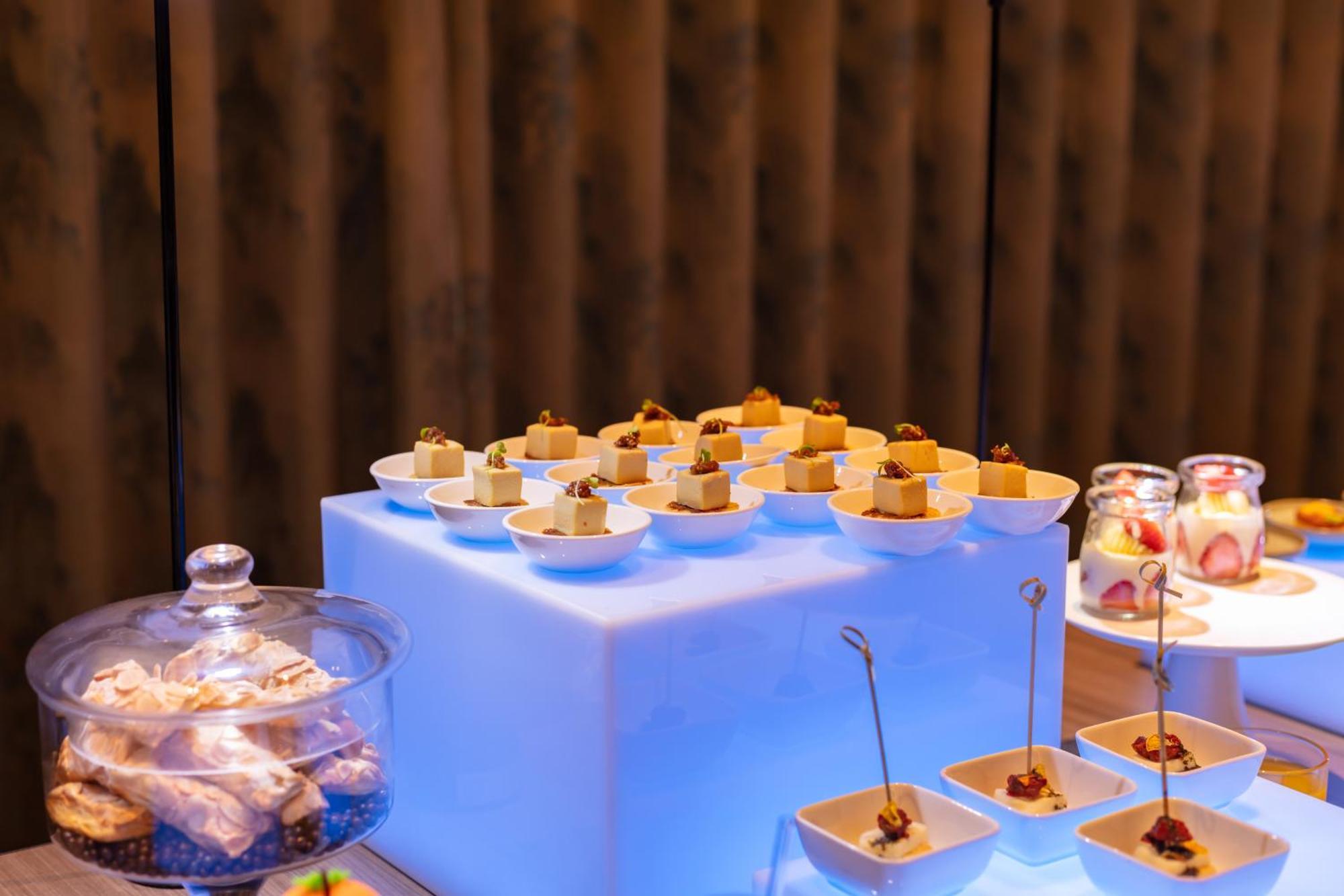 Wyndham Grand Plaza Royale Hot Springs Fenghuang Ξενοδοχείο Εξωτερικό φωτογραφία