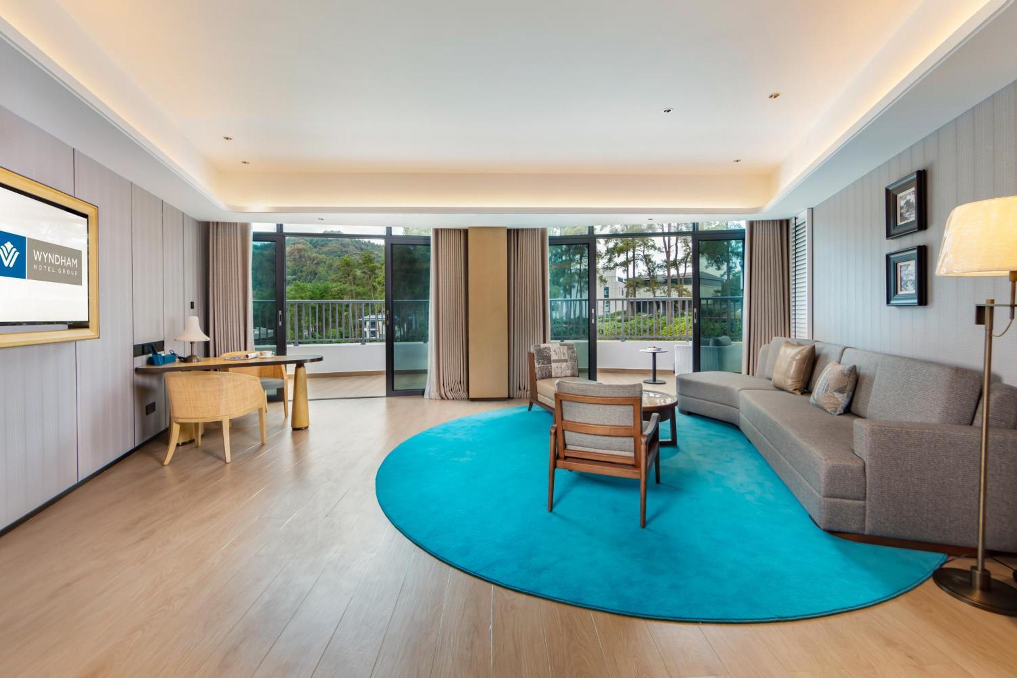 Wyndham Grand Plaza Royale Hot Springs Fenghuang Ξενοδοχείο Εξωτερικό φωτογραφία